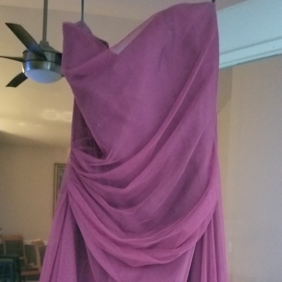 Vera Wang burgundy evening gown - Picture 8 of 8